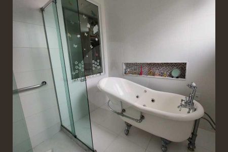 Casa à venda com 4 quartos, 582m² em Itaipu, Niterói