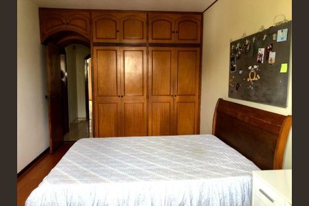 Casa à venda com 5 quartos, 492m² em Vital Brasil, Niterói