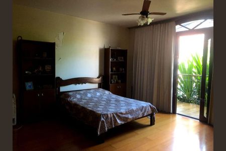 Casa à venda com 5 quartos, 492m² em Vital Brasil, Niterói