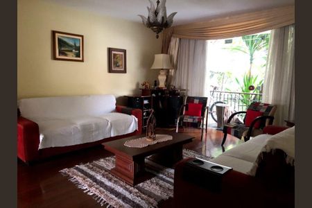 Casa à venda com 5 quartos, 492m² em Vital Brasil, Niterói