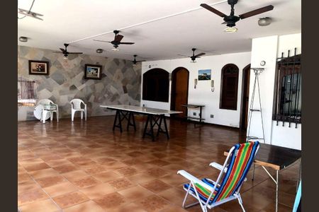 Casa à venda com 5 quartos, 492m² em Vital Brasil, Niterói