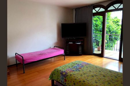 Casa à venda com 5 quartos, 492m² em Vital Brasil, Niterói