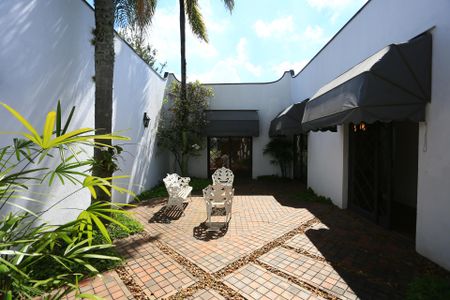 varanda de inverno de casa para alugar com 5 quartos, 380m² em Jardim Everest, São Paulo