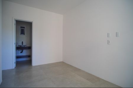 Suíte de apartamento à venda com 2 quartos, 100m² em Vila Nova, Novo Hamburgo