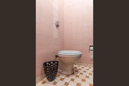 Casa à venda com 132m², 2 quartos e 1 vaga Casa à venda com 132m², 2 quartos e 1 vagaBanheiro de serviço