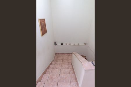 Casa à venda com 132m², 2 quartos e 1 vaga Casa à venda com 132m², 2 quartos e 1 vagaEscada