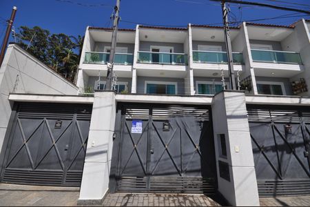 Casa para alugar com 109m², 3 quartos e 2 vagas Casa para alugar com 109m², 3 quartos e 2 vagasFachada