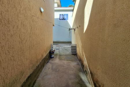 Casa de condomínio para alugar com 98m², 2 quartos e 1 vagaQuintal