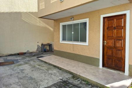 Casa de condomínio para alugar com 98m², 2 quartos e 1 vagaQuintal