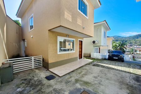 Casa de condomínio para alugar com 98m², 2 quartos e 1 vagaQuintal