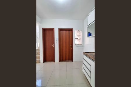 Casa de condomínio para alugar com 98m², 2 quartos e 1 vagaCozinha