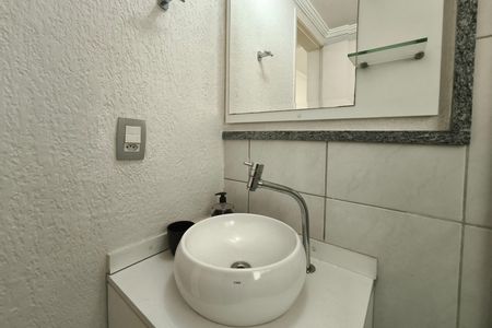 Banheiro Social de apartamento para alugar com 3 quartos, 62m² em Vila São Bento, Campinas