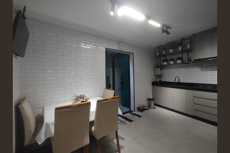 Casa para alugar com 350m², 2 quartos e 2 vagasCozinha