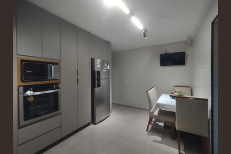 Casa para alugar com 350m², 2 quartos e 2 vagasCozinha