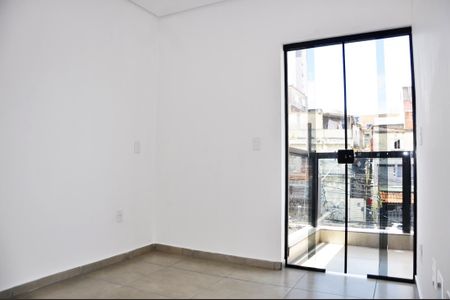 Apartamento à venda com 64m², 2 quartos e 1 vagaDetalhe - Quarto 01 com Varanda