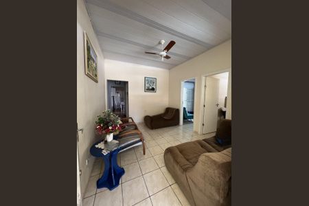 Casa à venda com 209m², 4 quartos e 2 vagasFoto 01