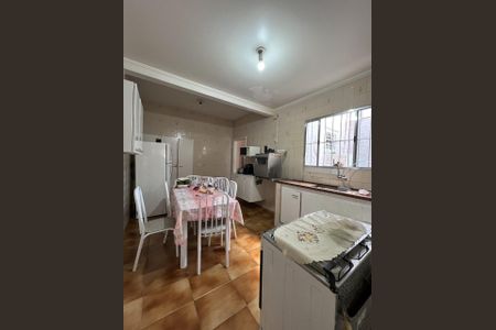 Casa à venda com 209m², 4 quartos e 2 vagasFoto 01