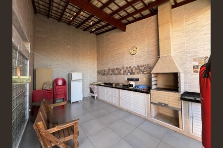Casa à venda com 209m², 4 quartos e 2 vagasFoto 01