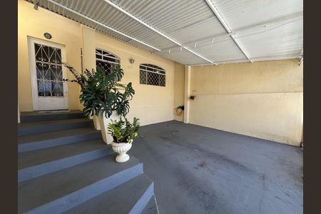 Casa à venda com 209m², 4 quartos e 2 vagasFoto 01