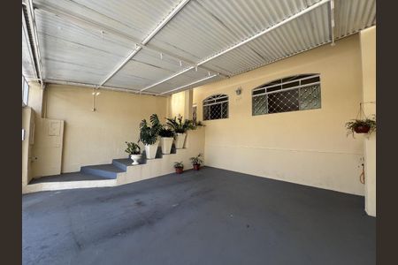 Casa à venda com 209m², 4 quartos e 2 vagasFoto 01