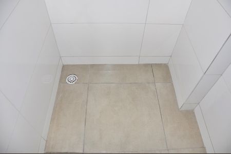 Apartamento à venda com 40m², 2 quartos e 1 vaga Apartamento à venda com 40m², 2 quartos e 1 vagaDetalhe - Banheiro Social