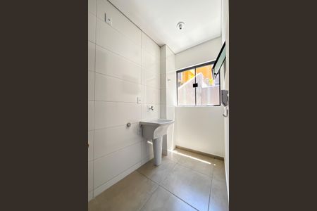 Apartamento à venda com 44m², 2 quartos e 1 vaga Apartamento à venda com 44m², 2 quartos e 1 vagaCozinha e Área de Serviço