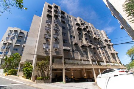 Apartamento para alugar com 70m², 2 quartos e 1 vagaFachada