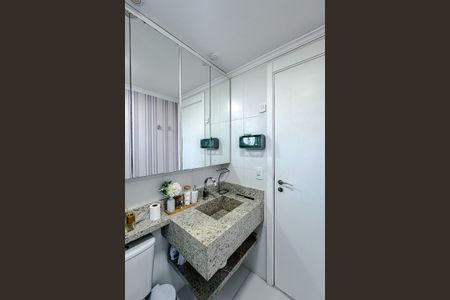 Apartamento à venda com 59m², 2 quartos e 1 vaga Apartamento à venda com 59m², 2 quartos e 1 vagaBanheiro