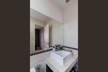 Apartamento à venda com 130m², 4 quartos e 2 vagas Apartamento à venda com 130m², 4 quartos e 2 vagasBanheiro da Suíte 3