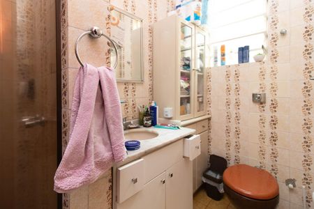 Casa à venda com 300m², 3 quartos e 4 vagasBanheiro da Suíte