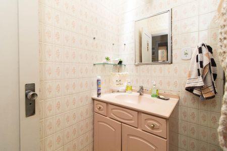 Casa à venda com 300m², 3 quartos e 4 vagasBanheiro Social