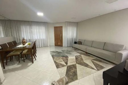 Casa à venda com 210m², 3 quartos e 2 vagas
