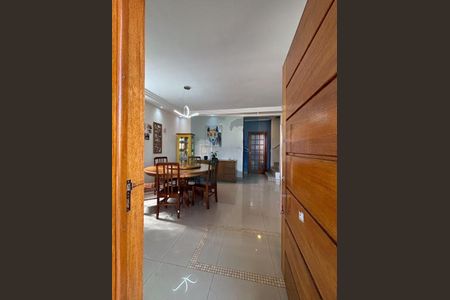 Casa à venda com 3 quartos, 141m² em Anhangabaú, Jundiaí