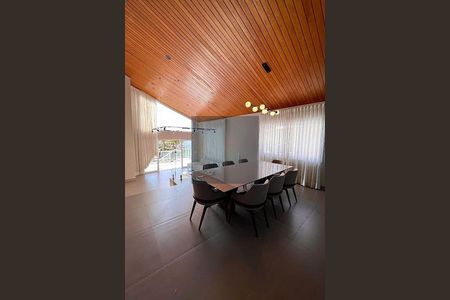 Casa à venda com 462m², 5 quartos e 4 vagas