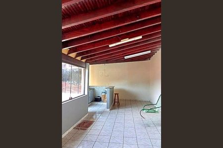 Casa à venda com 196m², 3 quartos e 2 vagas