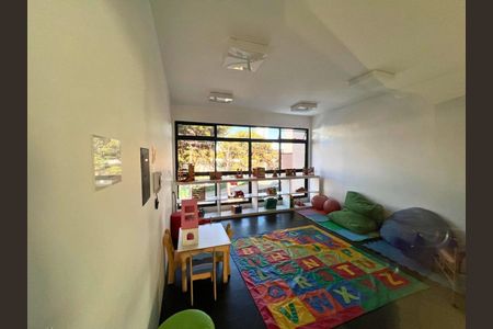 Apartamento à venda com 3 quartos, 130m² em Jardim das Laranjeiras, São Paulo