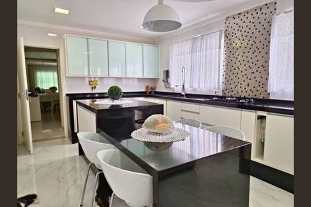 Casa à venda com 3 quartos, 280m² em Vila Albertina, São Paulo