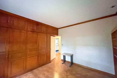 Casa à venda com 4 quartos, 254m² em Vila Nova Conceição, São Paulo