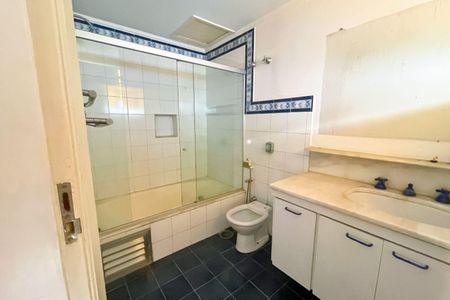 Casa à venda com 4 quartos, 254m² em Vila Nova Conceição, São Paulo
