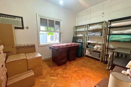 Casa à venda com 4 quartos, 254m² em Vila Nova Conceição, São Paulo