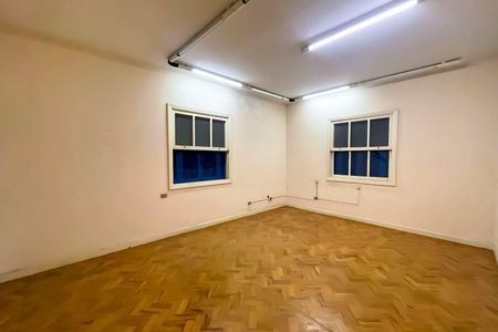 Casa à venda com 4 quartos, 254m² em Vila Nova Conceição, São Paulo