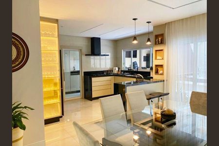 Casa à venda com 3 quartos, 200m² em Jardim São Paulo, São Paulo
