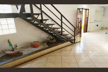 Casa à venda com 4 quartos, 180m² em Vila Bandeirantes, São Paulo
