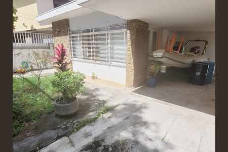 Casa à venda com 3 quartos, 160m² em Jardim das Laranjeiras, São Paulo