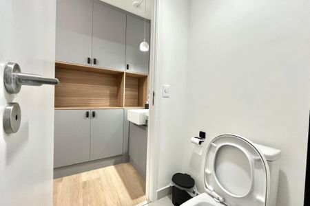 Studio para alugar com 29m², 1 quarto e sem vaga Studio para alugar com 29m², 1 quarto e sem vagaBanheiro