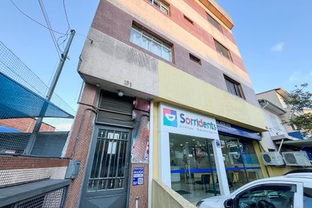 Apartamento para alugar com 80m², 1 quarto e sem vagaFachada 