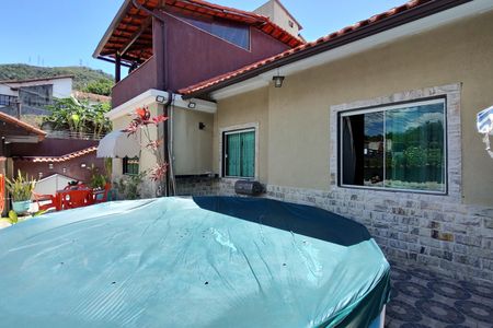 Casa de condomínio para alugar com 366m², 3 quartos e 3 vagasQuintal