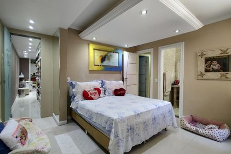 Casa de condomínio para alugar com 366m², 3 quartos e 3 vagasSuíte 