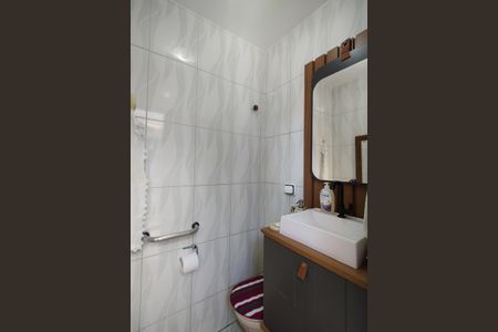 Casa de condomínio para alugar com 366m², 3 quartos e 3 vagasBanheiro de Serviço