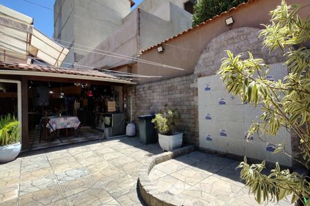 Casa de condomínio para alugar com 366m², 3 quartos e 3 vagasQuintal